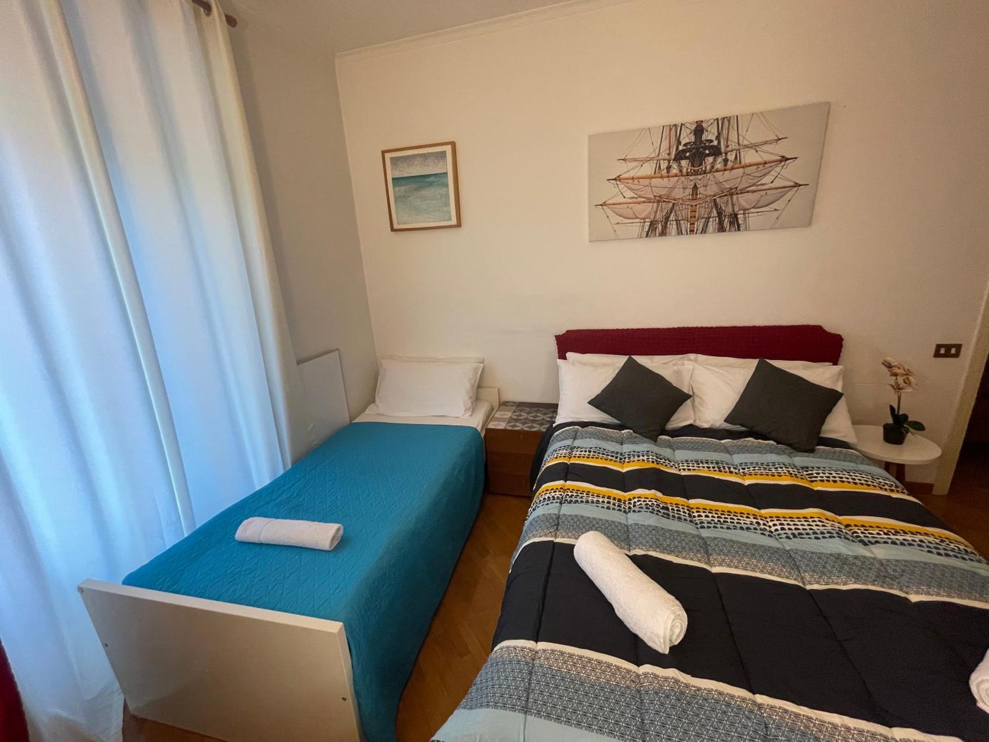 Bed and Breakfast Holiday Colosseum Rom Exterior foto
